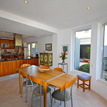 Exquisite Vilamoura Villa 4 Bedrooms Villa Bonito Bright & Elegant