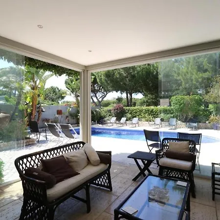 Exquisite Vilamoura Villa 4 Bedrooms Villa Bonito Bright & Elegant * Quarteira